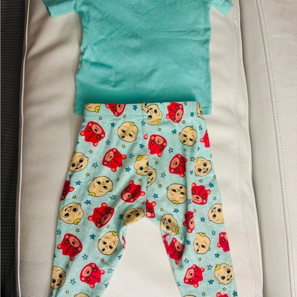 Cocomelon 4 pc pajama set with JJ and school bus 2T GUC